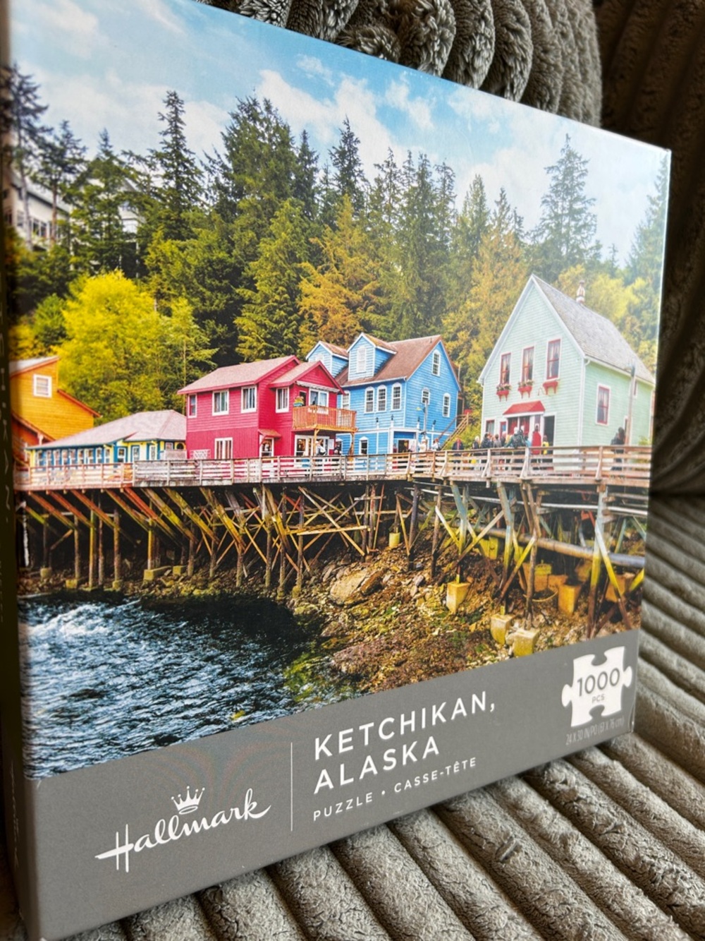 Hallmark 1000-Piece Puzzle Ketchikan Alaska Vibrant Historic Creek Street
